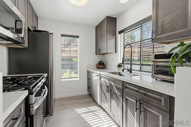 13330 Caminito Ciera 17, San Diego, CA 92129