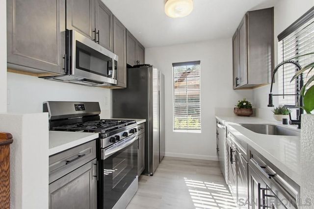 13330 Caminito Ciera 17, San Diego, CA 92129