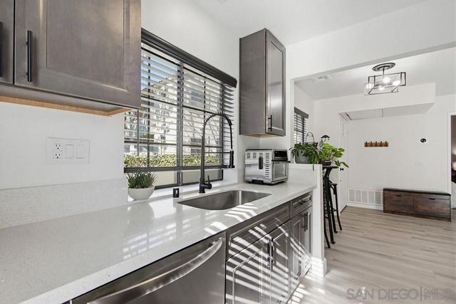 13330 Caminito Ciera 17, San Diego, CA 92129