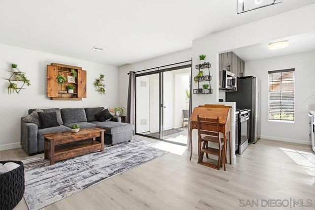 13330 Caminito Ciera 17, San Diego, CA 92129