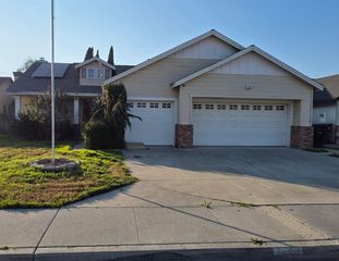 3026 Sage Court, Hanford, CA 93230