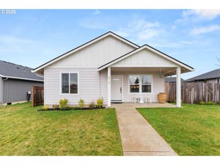 412 HERREN Ave, Winlock, WA 98596