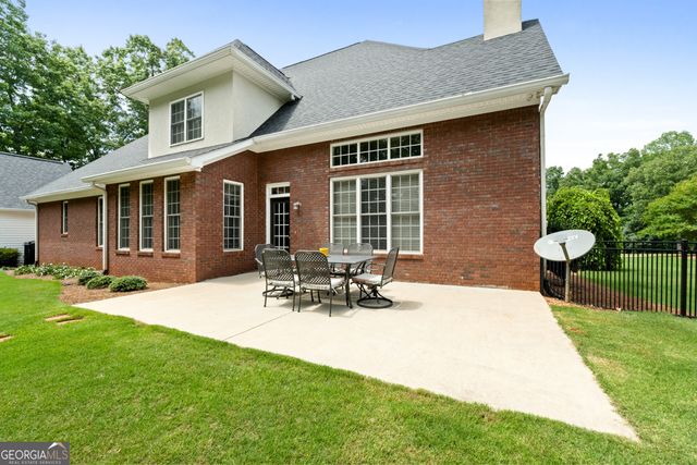 121 Cambridge Drive S, Griffin, GA 30224