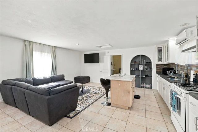 7339 Alabama Avenue, Canoga Park, CA 91303