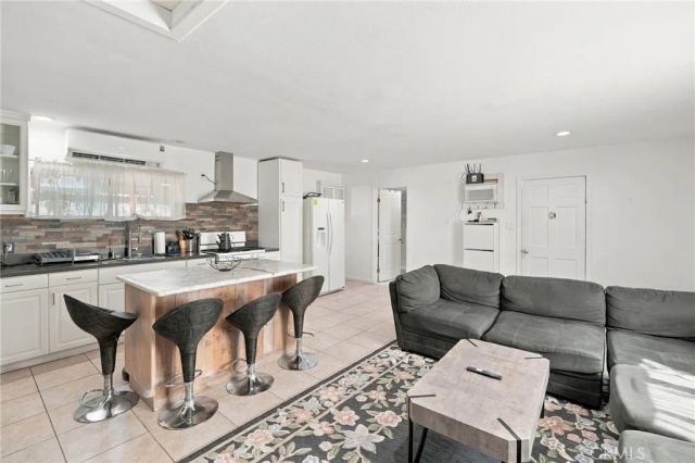 7339 Alabama Avenue, Canoga Park, CA 91303
