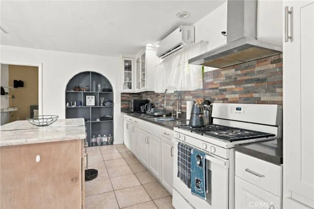 7339 Alabama Avenue, Canoga Park, CA 91303
