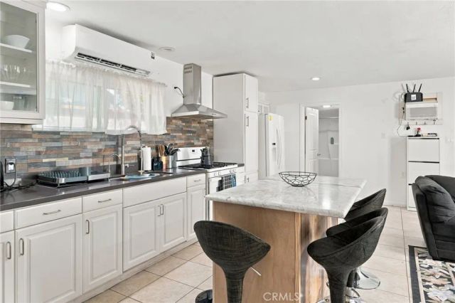7339 Alabama Avenue, Canoga Park, CA 91303