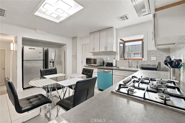 7339 Alabama Avenue, Canoga Park, CA 91303