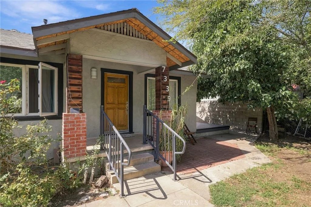 7339 Alabama Avenue, Canoga Park, CA 91303