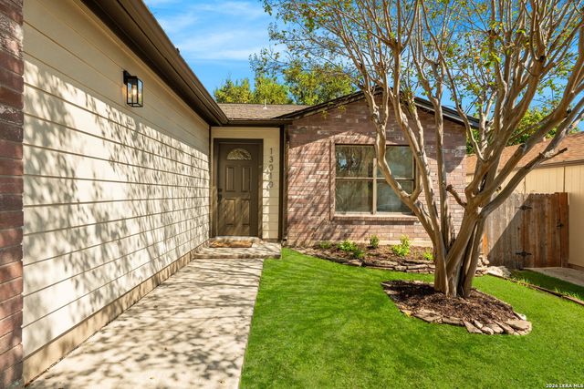 13010 Maple Park Dr, San Antonio, TX 78249