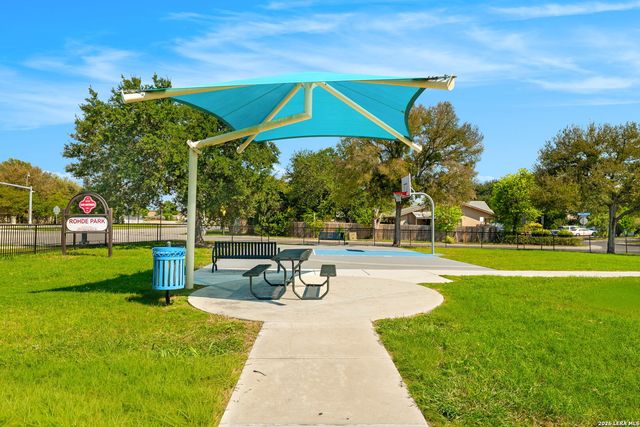 13010 Maple Park Dr, San Antonio, TX 78249