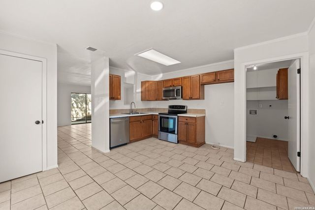 13010 Maple Park Dr, San Antonio, TX 78249