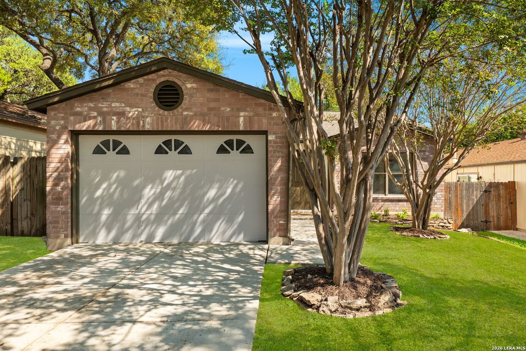 13010 Maple Park Dr, San Antonio, TX 78249