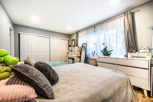 711 E FALCON Drive 101, Arlington Heights, IL 60005