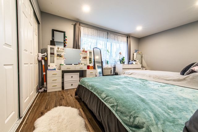 711 E FALCON Drive 101, Arlington Heights, IL 60005