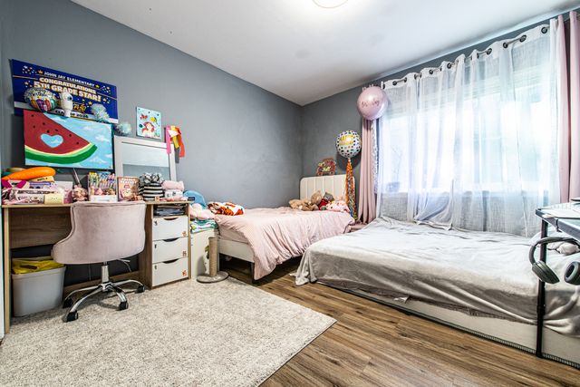 711 E FALCON Drive 101, Arlington Heights, IL 60005