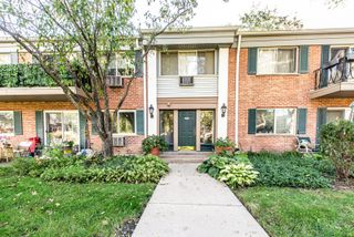 711 E FALCON Drive 101, Arlington Heights, IL 60005