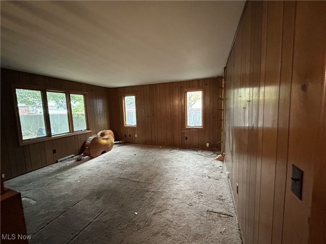 21561 Maydale Avenue, Euclid, OH 44123