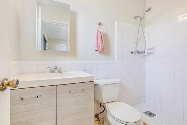 2707 NW 53rd Street, Fort Lauderdale, FL 33309