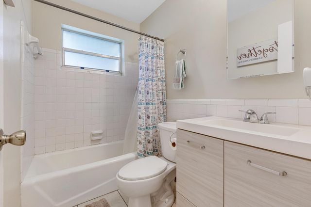2707 NW 53rd Street, Fort Lauderdale, FL 33309