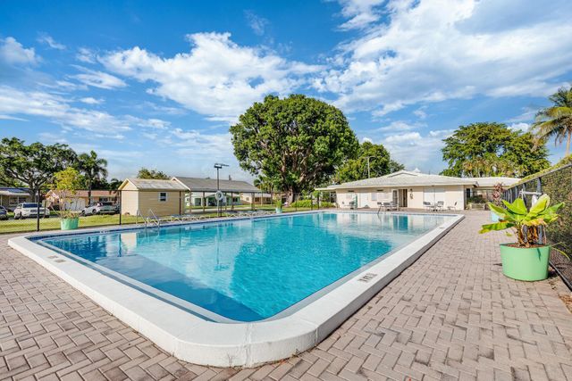 2707 NW 53rd Street, Fort Lauderdale, FL 33309