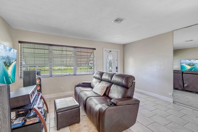 2707 NW 53rd Street, Fort Lauderdale, FL 33309