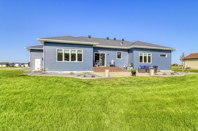 6910 2nd Street NW, Moorhead, MN 56560