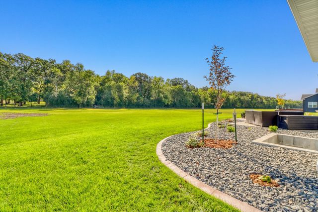 6910 2nd Street NW, Moorhead, MN 56560