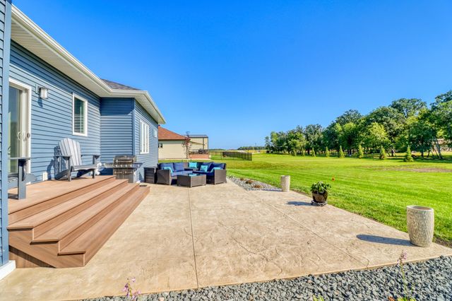 6910 2nd Street NW, Moorhead, MN 56560