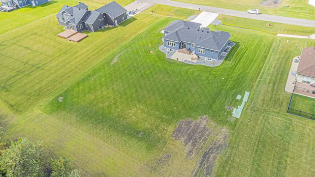 6910 2nd Street NW, Moorhead, MN 56560