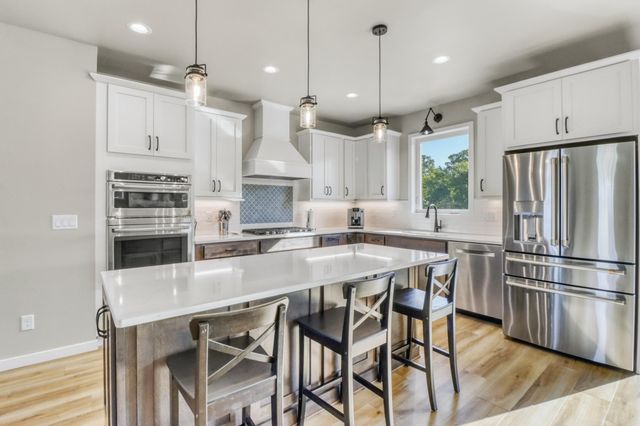 6910 2nd Street NW, Moorhead, MN 56560