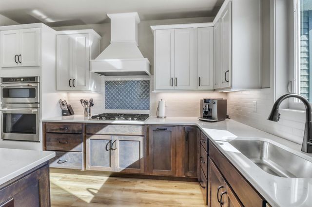 6910 2nd Street NW, Moorhead, MN 56560