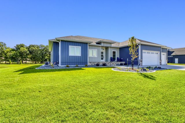 6910 2nd Street NW, Moorhead, MN 56560