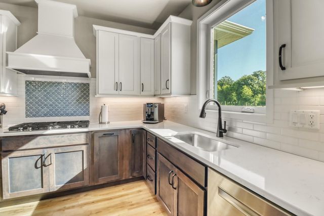 6910 2nd Street NW, Moorhead, MN 56560