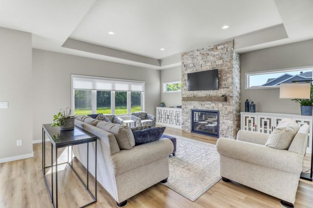 6910 2nd Street NW, Moorhead, MN 56560