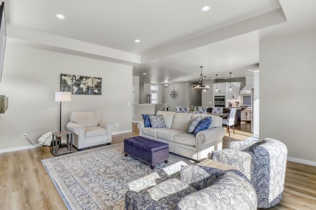 6910 2nd Street NW, Moorhead, MN 56560