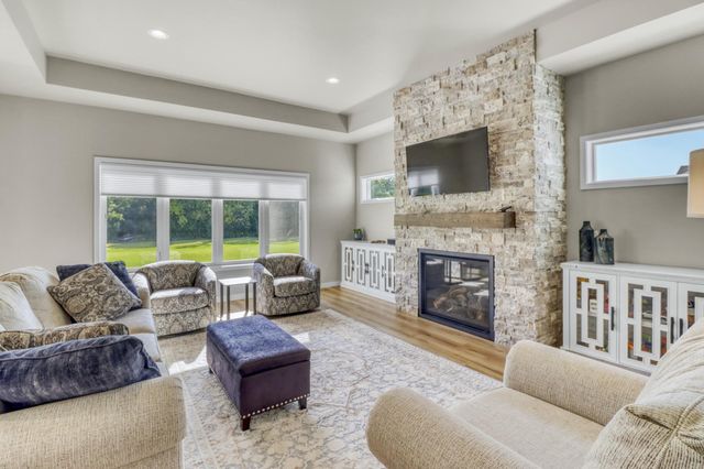 6910 2nd Street NW, Moorhead, MN 56560