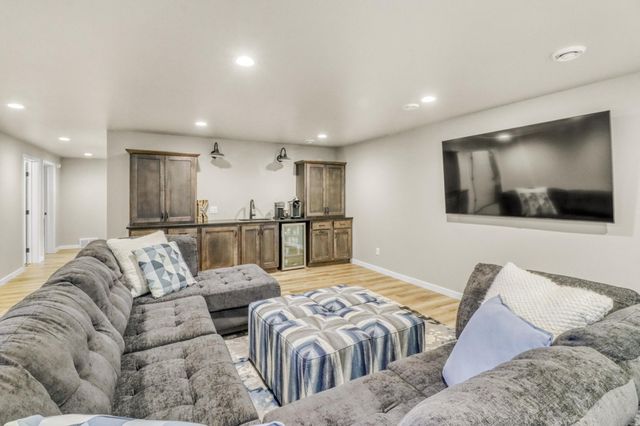 6910 2nd Street NW, Moorhead, MN 56560