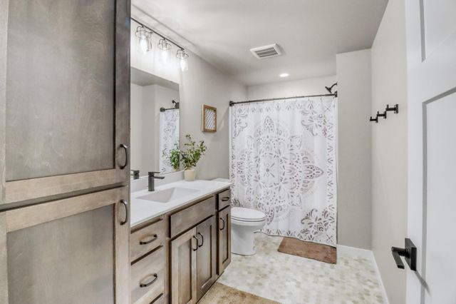 6910 2nd Street NW, Moorhead, MN 56560