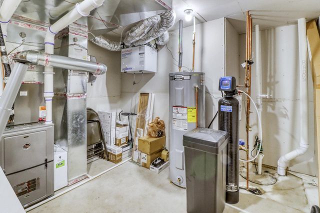 6910 2nd Street NW, Moorhead, MN 56560