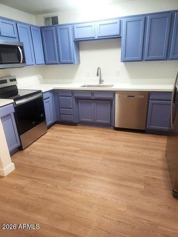 9011 S 7TH Avenue, Phoenix, AZ 85041