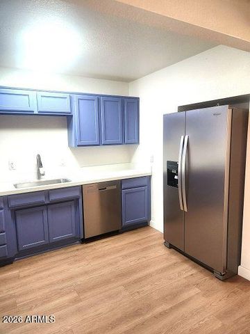 9011 S 7TH Avenue, Phoenix, AZ 85041