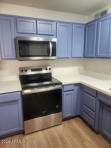 9011 S 7TH Avenue, Phoenix, AZ 85041