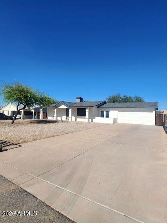 9011 S 7TH Avenue, Phoenix, AZ 85041