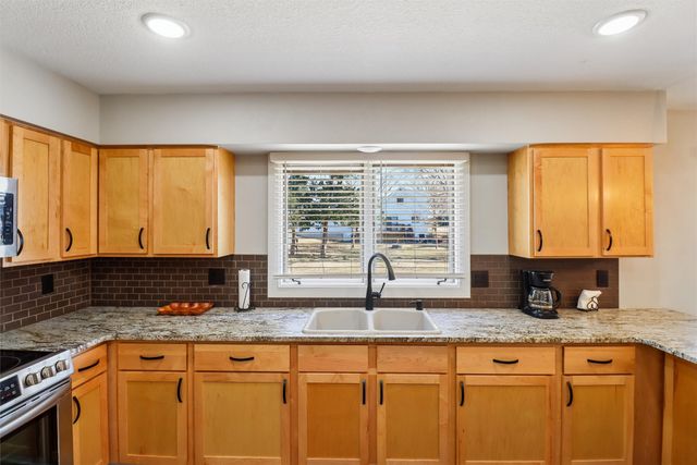 206 E 28th Street S, Newton, IA 50208