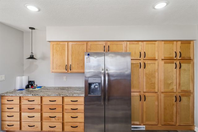 206 E 28th Street S, Newton, IA 50208