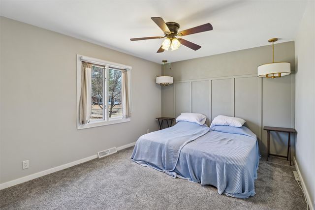 206 E 28th Street S, Newton, IA 50208