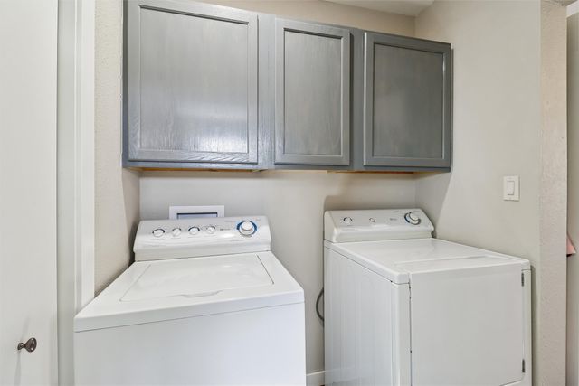 206 E 28th Street S, Newton, IA 50208