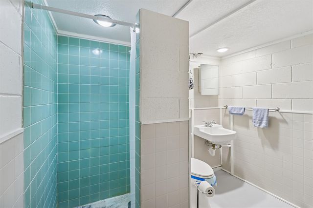 206 E 28th Street S, Newton, IA 50208