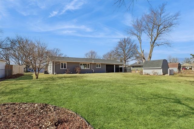 206 E 28th Street S, Newton, IA 50208